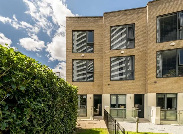 Gunnersbury Mews, Chiswick, W4, photo 1