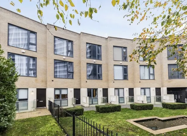 Gunnersbury Mews, Chiswick, W4, photo 1