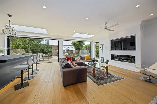 Ferry Road, Barnes, SW13, photo 2