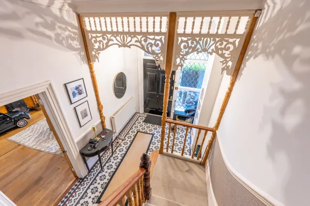 Photo 2 — 104 Teignmouth Road, London