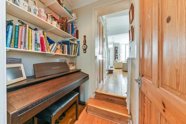 Photo 3 — 30 Ecclesbourne Road, Thornton Heath