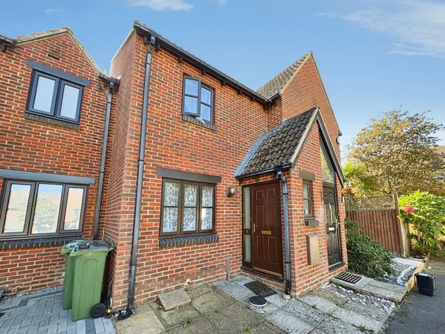 Coney Grange, Warfield, RG42, photo 1