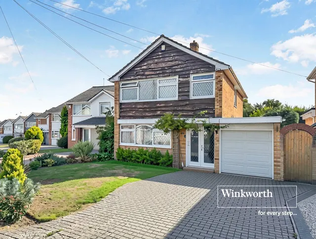 Locksley Drive, Ferndown, BH22, photo 1