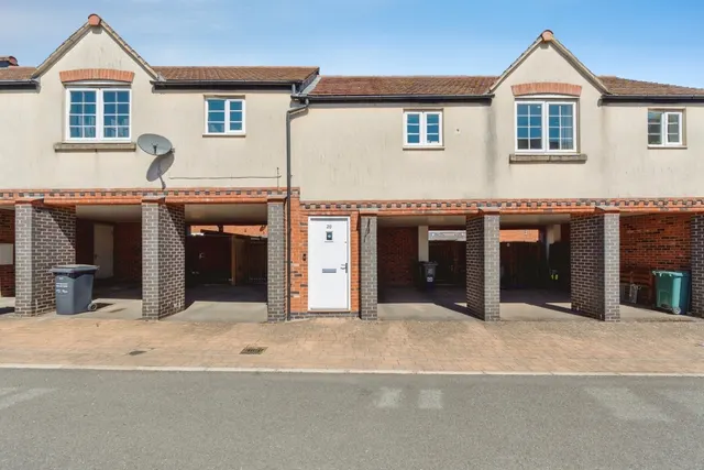 Nine Riggs Square, Birstall, LE4, photo 2