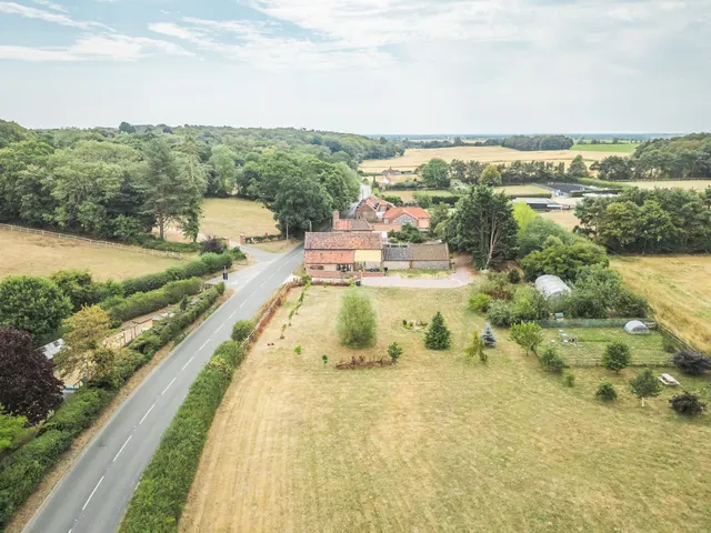 Characterful Barn Conversion in Felbrigg, photo 1