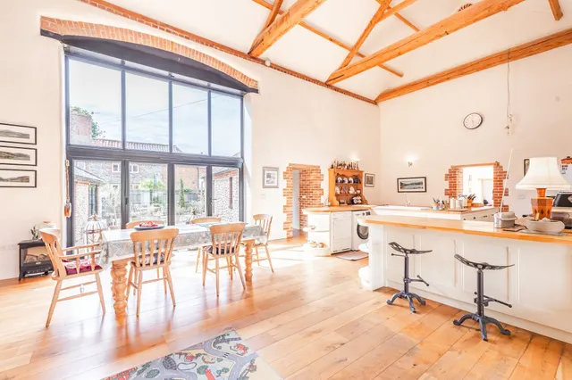 Characterful Barn Conversion in Felbrigg, photo 2