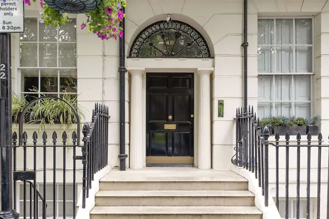 Photo 2 — Montagu Square, London, W1H 2LW