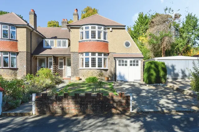 Broadhurst Gardens, Reigate, RH2, photo 1