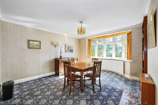 Broadhurst Gardens, Reigate, RH2, photo 2
