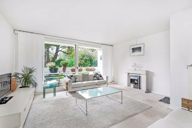 Southwood Lawn Road, London, N6, photo 1
