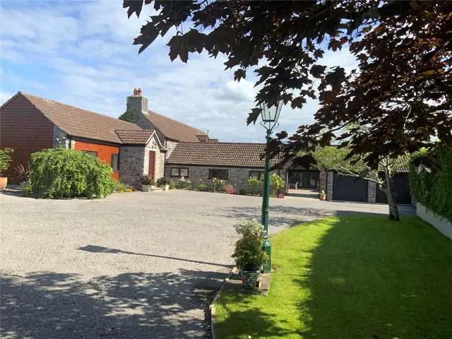 Claverham, Somerset, BS49 4QB, photo 1