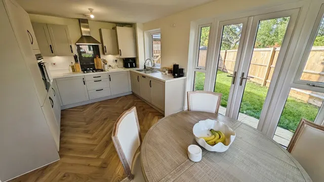 Hutchinson Road, Yate, BS37, photo 3