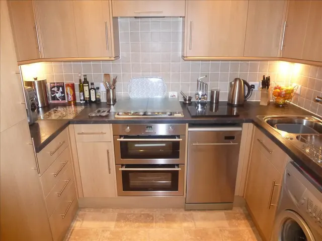 Southampton Road, SO50, photo 3