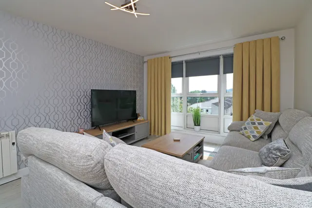 Photo 2 — Gardyne Place, Dundee, DD4 7PQ