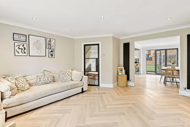Blair Close, Bishop's Stortford, CM23, photo 3