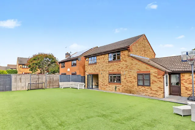 Blair Close, Bishop's Stortford, CM23, photo 2