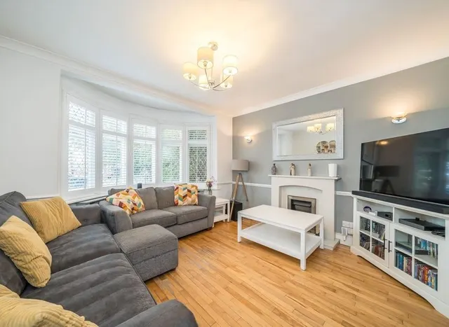 Collingwood Avenue, Surbiton, KT5, photo 2