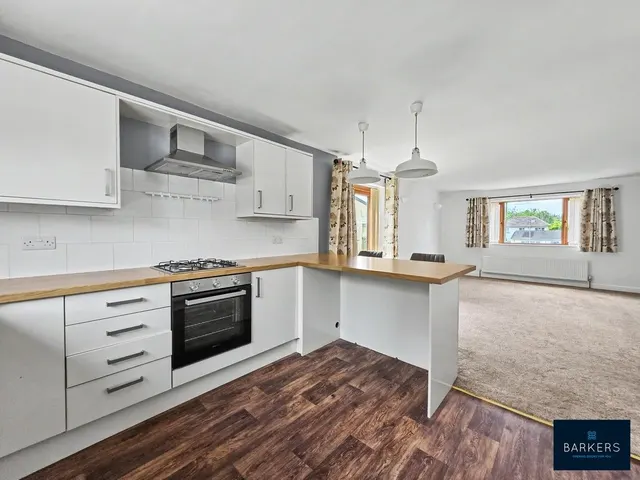 Photo 3 — Fountain Street, Heckmondwike WF16 9HS