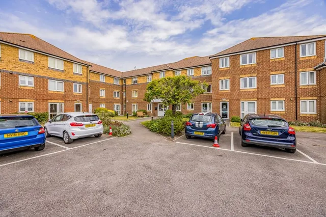 Canberra Court, Gosport, Hampshire, PO12, photo 1