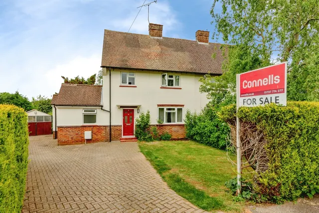 Kenrick Square, Bletchingley, Redhill, photo 1