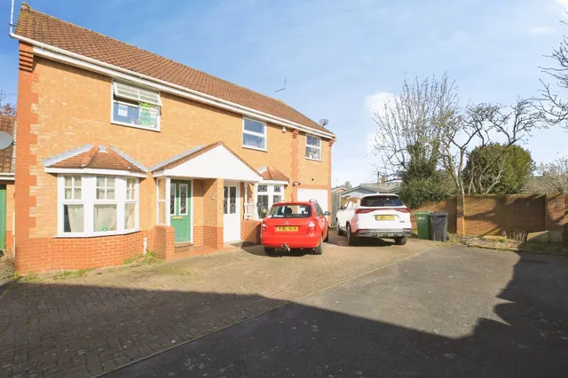 Fairchild Way, Peterborough, PE1, photo 1