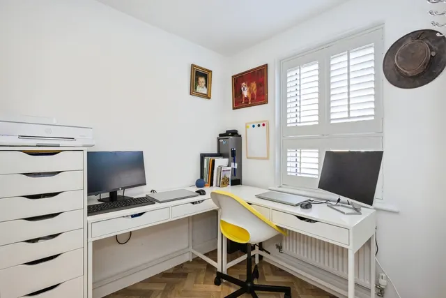 Sandeman Grove, PO11, photo 2