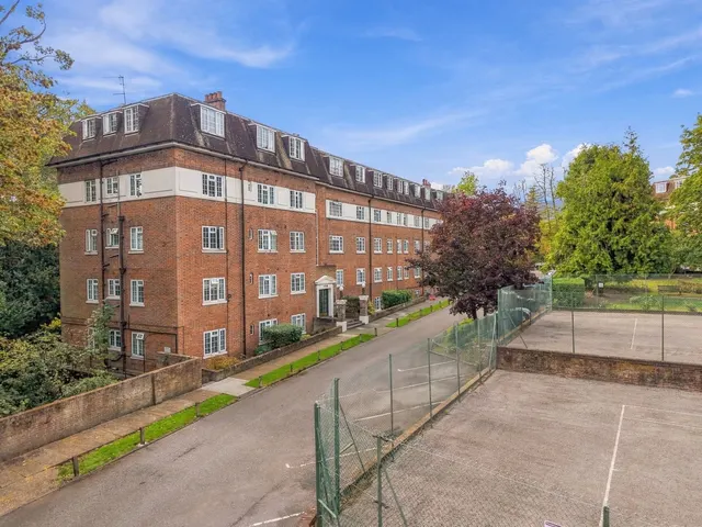 Herga Court, Harrow, HA1, photo 3