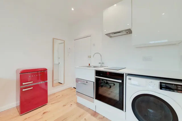 Photo 3 — Flat 5, 50 Colebrooke Row, London