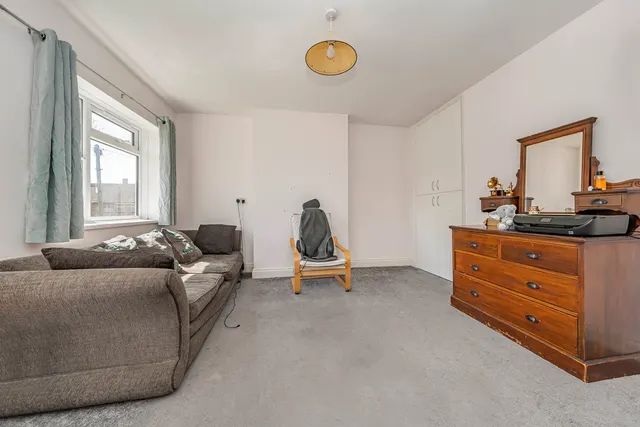 Photo 2 — Ash Grove, Harefield, UB9