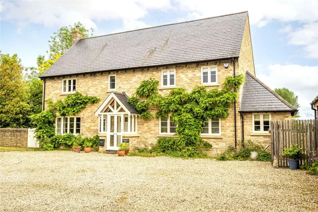 Alchester Road, Chesterton, Bicester, Oxfordshire, OX26 1UN, photo 1