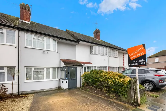 Gonville Crescent, Northolt, UB5, photo 1