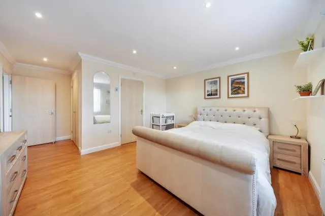 Hollyfield Road, Surbiton, KT5, photo 2