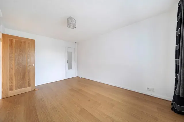 Amersham Hill, High Wycombe, HP13, photo 2