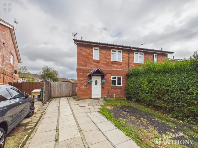3 bedroom house, Eeles Close, Aylesbury, HP19