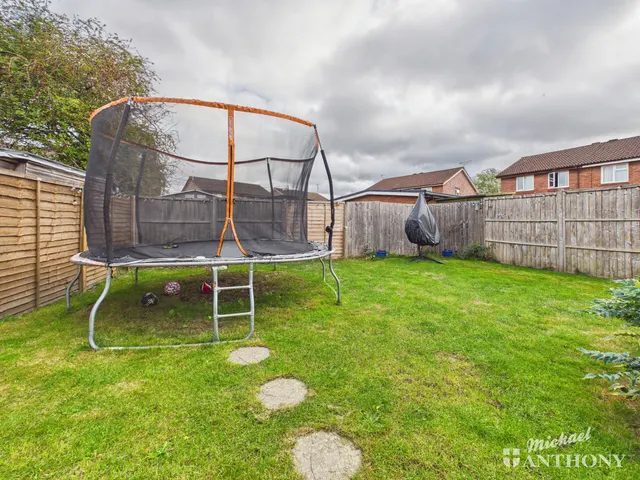 Eeles Close, Aylesbury, HP19, photo 3