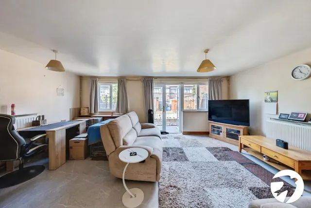 Whimbrel Close, London, SE28, photo 2