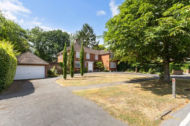 Wolsey Road, Northwood, HA6, photo 1