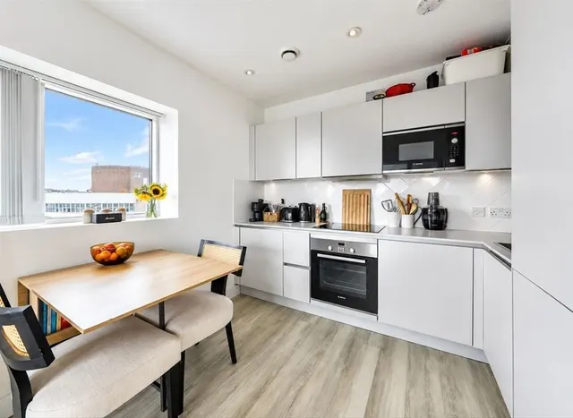 Staines Road, Hounslow, TW3, photo 3