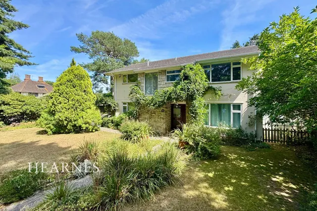 Glenferness Avenue, BH3, photo 1