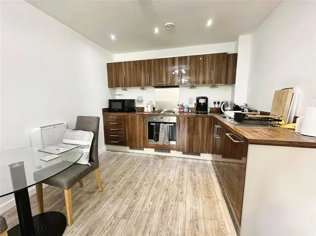 Guildford Road, Woking, GU22, photo 3
