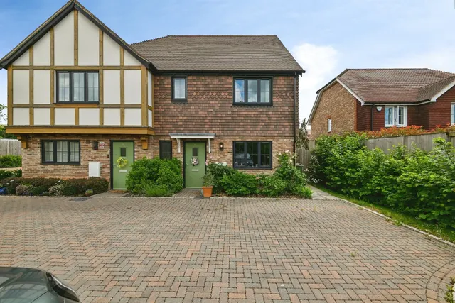 Sapphire Park, Sutton Valence, Maidstone, photo 1