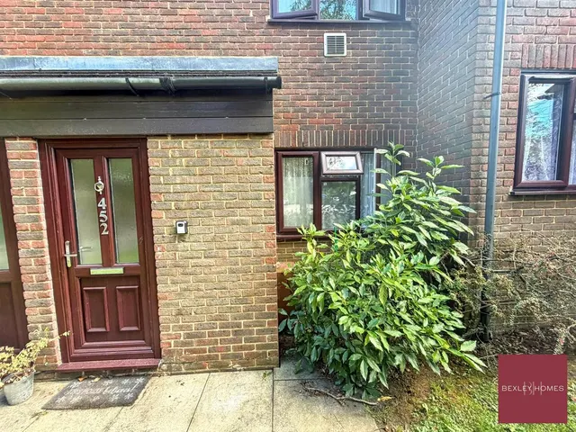 Maidstone Road, Blue Bell Hill, ME5, photo 1