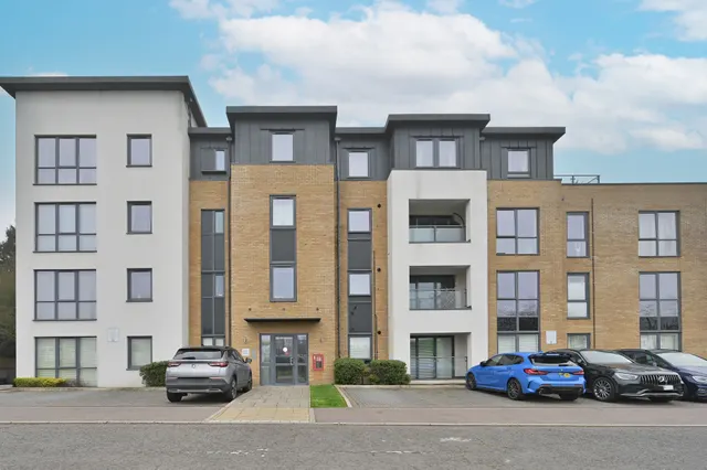 2 bedroom flat — Flat 4, Dome Mews, Watford