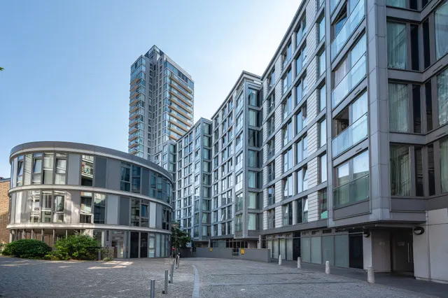 804 The Crescent, 2 Seager Place, London, photo 1