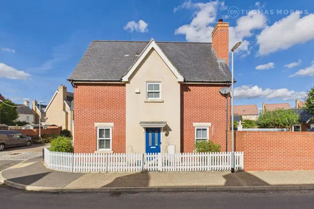Hawking Drive, Biggleswade, SG18, photo 1