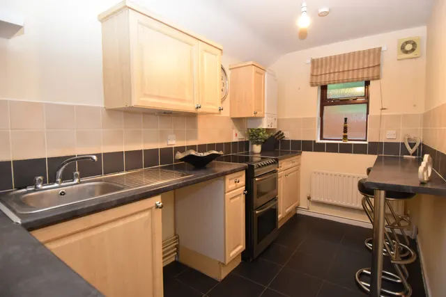 Photo 3 — Minworth Close, Webheath, Redditch, B97 4LW