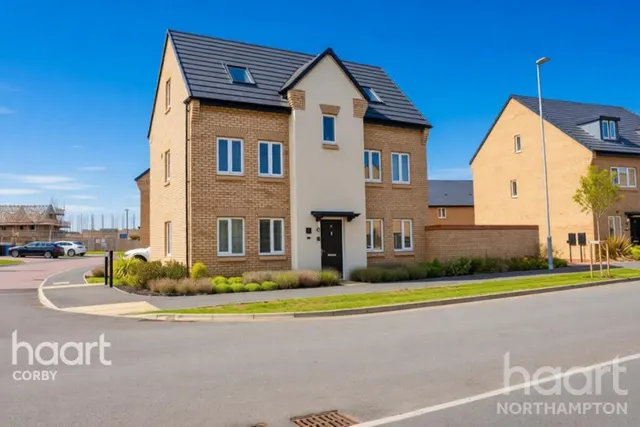 4 bedroom house, Tansy Road, NN17