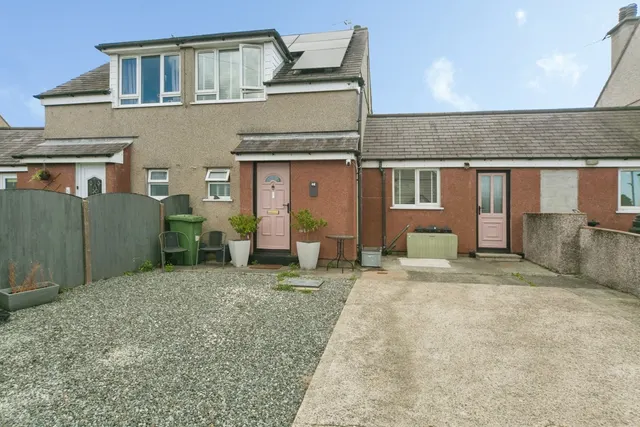 Maes Merddyn, Gaerwen, LL60, photo 1