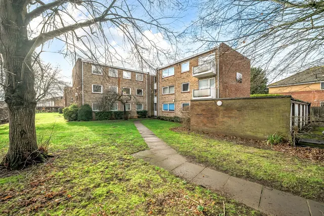 Blenheim Road, Maidenhead, photo 1