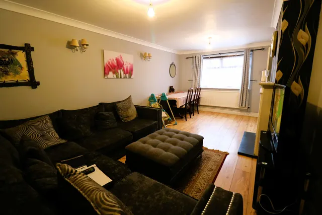 Photo 2 — Manor Close, South Ockendon, Essex, RM15 4EL